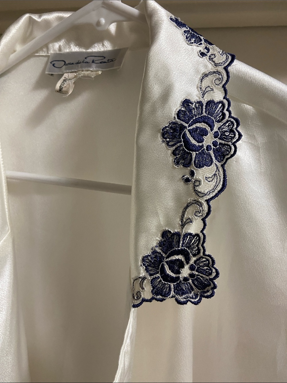 Oscar de la Renta Robe - Picture 2 of 8